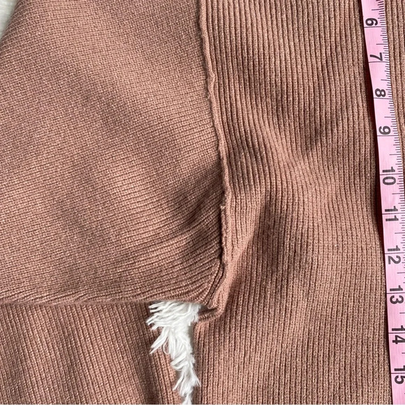 Free People Wonderful Turtleneck Pullover Sweater.  Size L.  Winter Bloom. Pink. - Picture 8 of 9